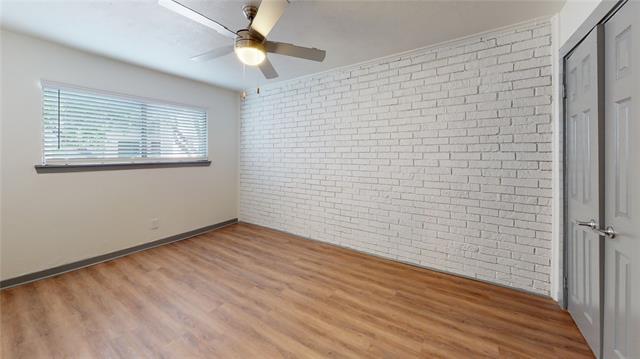 Building Photo - 205 E Davis St