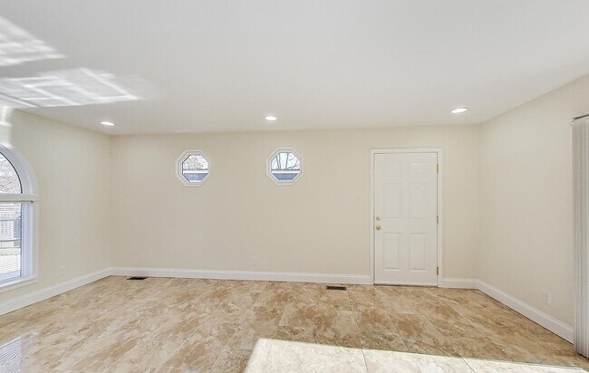 Foto del edificio - 6426 Prospect Terrace
