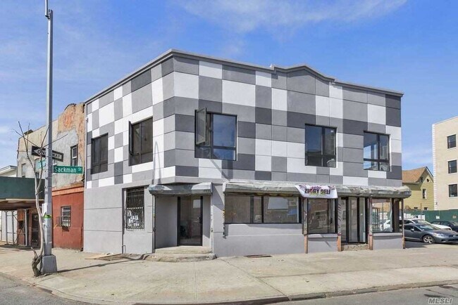 Foto del edificio - 2446 Dean St