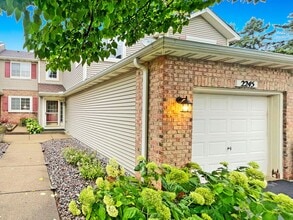 Building Photo - 2245 Creekside Ct