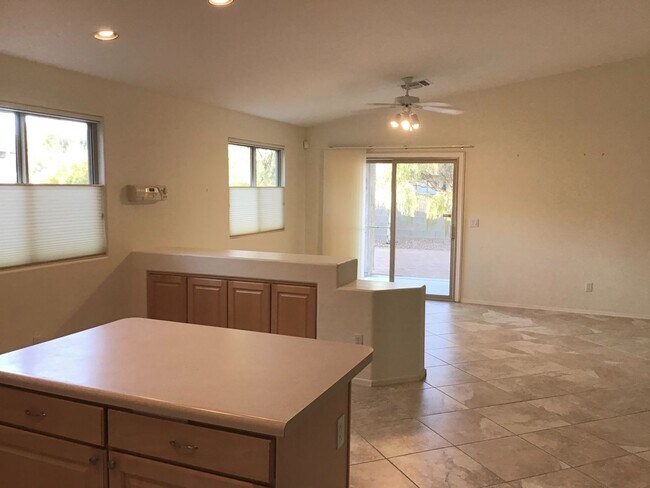 Foto del edificio - 3Bd/2ba Nice, clean in Rancho Vistoso, 3 Car Garage, Oro Valley