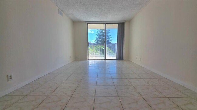 Foto del edificio - 2001 Atlantic Shores Blvd