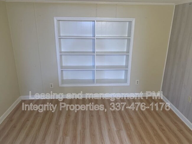 Building Photo - 110 Canary Ln