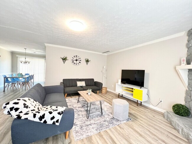 Foto del edificio - 1301 Kings Ridge Dr NW