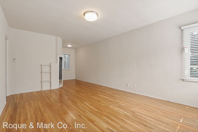 Building Photo - 1 br, 1 bath Apartment - 2202-2206 20th St...