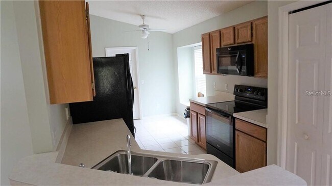 Building Photo - 1012 Royal Oaks Dr