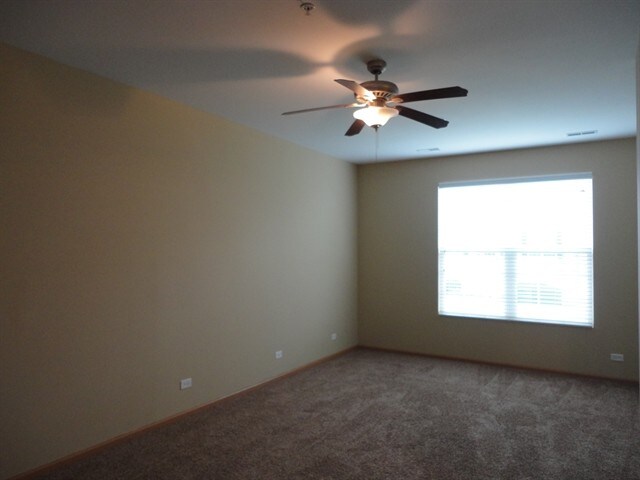 Building Photo - 2247 Beresford Dr
