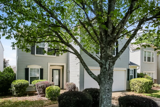 Building Photo - 8817 Oak Dr
