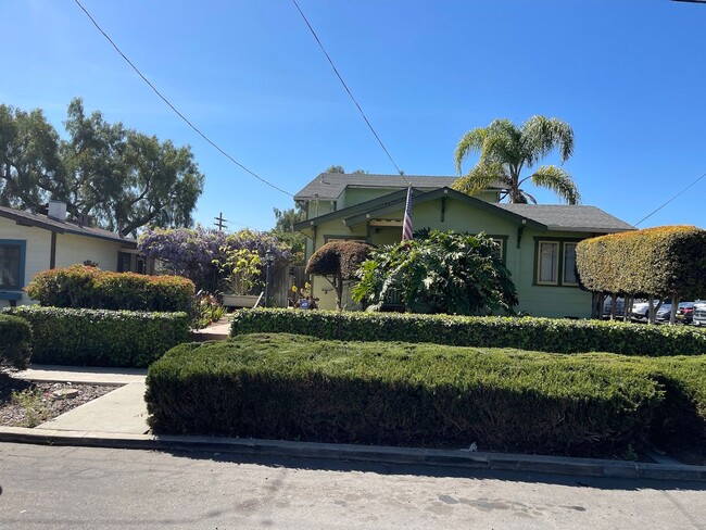 Building Photo - Chula Vista 4.5 Bedrooms and 3 Bathrooms -...