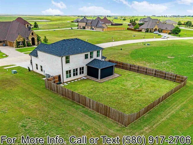 Foto del edificio - 6309 SW Oakmont Blvd