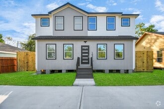 Building Photo - 10522 Sierra Dr