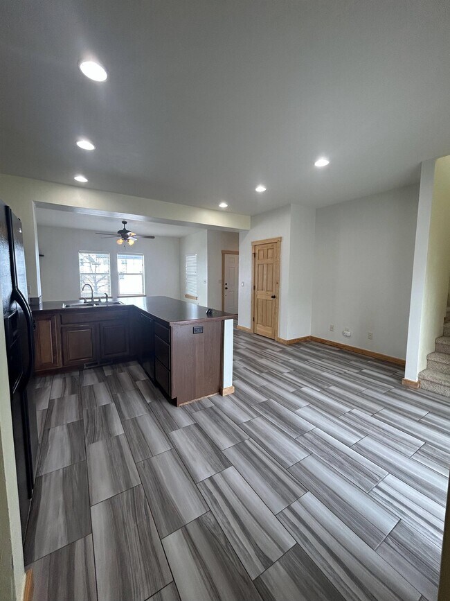Foto del edificio - 845 Driftwood St