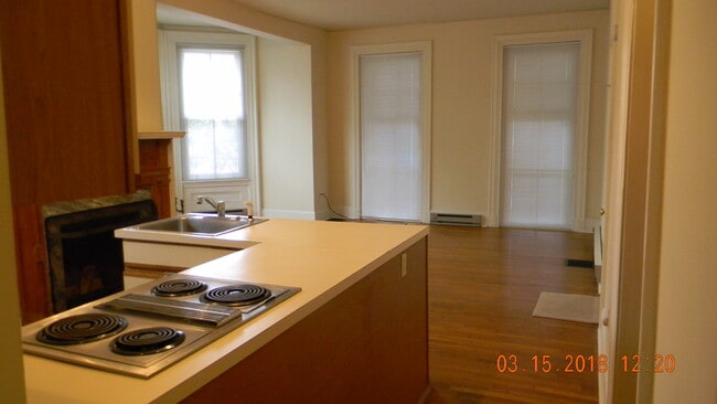 Building Photo - 418 N High St