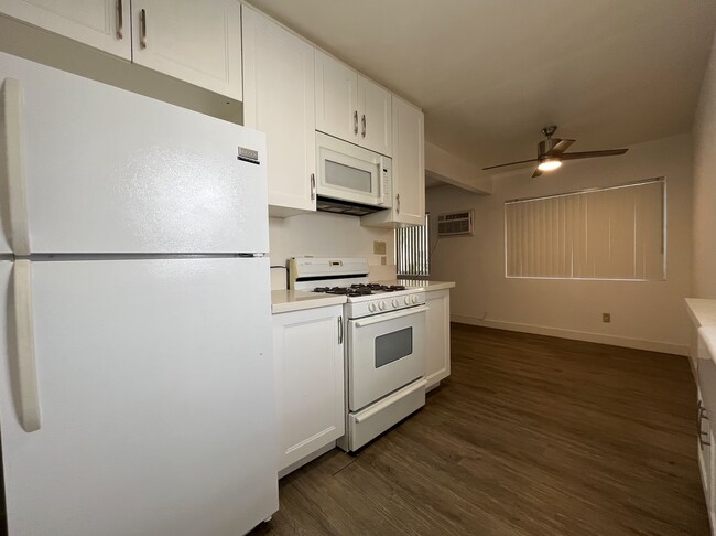 Foto del edificio - 5754 Hazeltine Ave