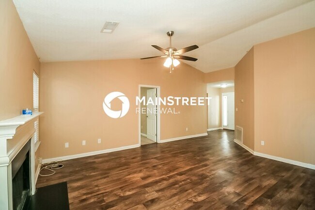 Foto del edificio - 3 Bedroom Pet-Friendly Home in McDonough, GA with Main Street Renewal