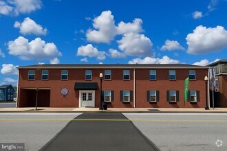 Building Photo - 358 Main St