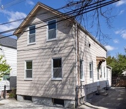 Building Photo - 167 Spring St