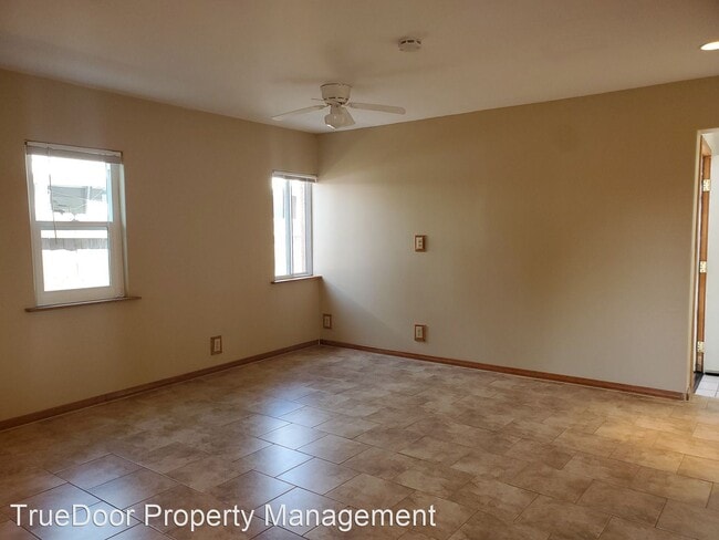 Building Photo - 1 br, 1 bath House - 631 W. Almond Ave A