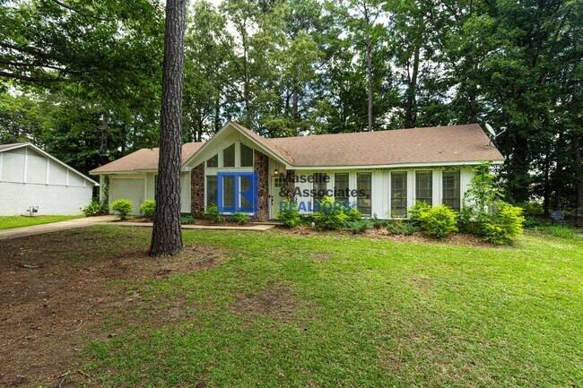Building Photo - 3 Bed/2 Bath Home in Brandon