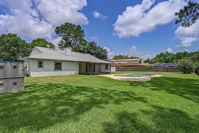 Building Photo - 10855 Mandarin Station Dr W