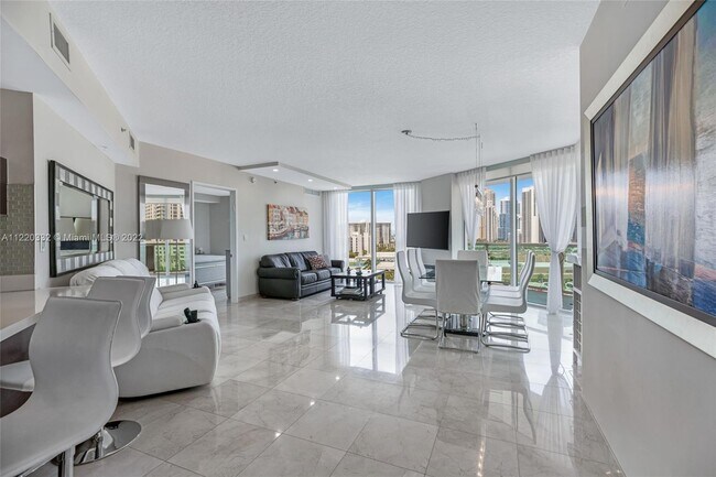 Building Photo - 200 Sunny Isles Blvd