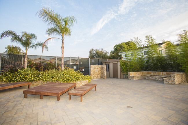 Building Photo - 868 Sextant Ct
