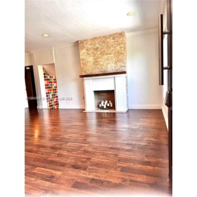 Foto del edificio - 1700 SW 16th Ter