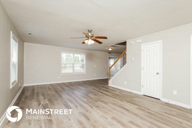 Foto del edificio - 713 Blue Lake Dr