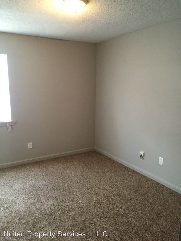 Building Photo - 502 Loire Ave