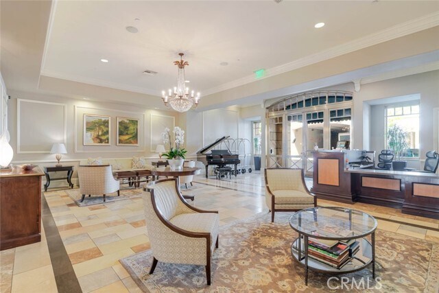 Foto del edificio - 352 Caruso Ave