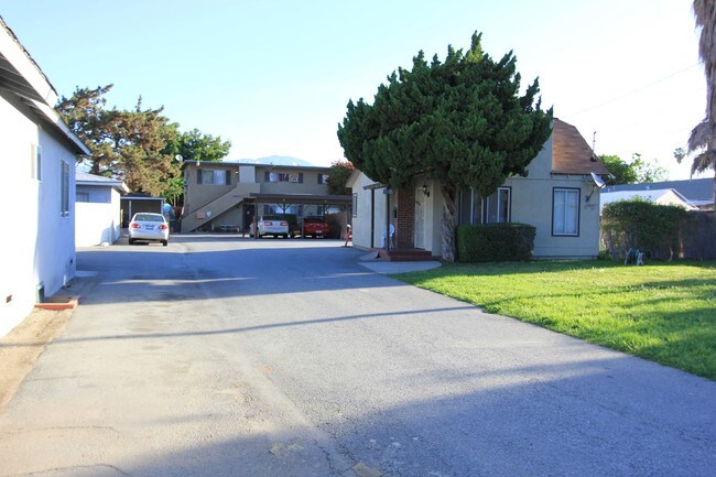 Foto del edificio - 11215 Mulhall St
