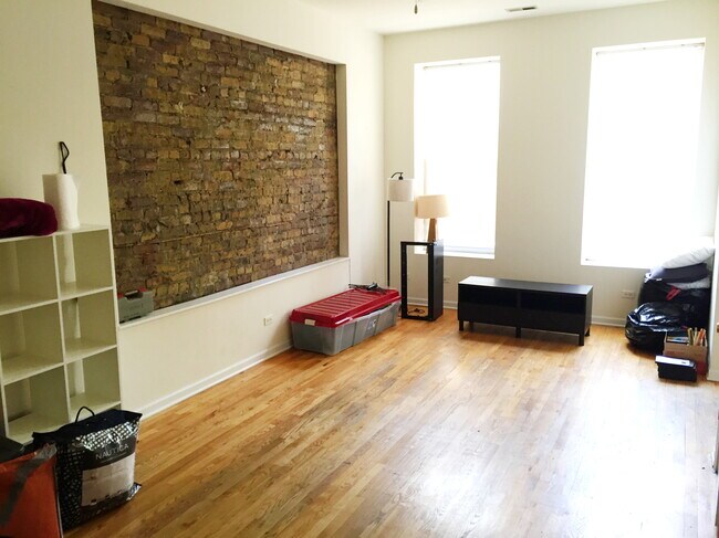 Building Photo - 1629 N Honore St