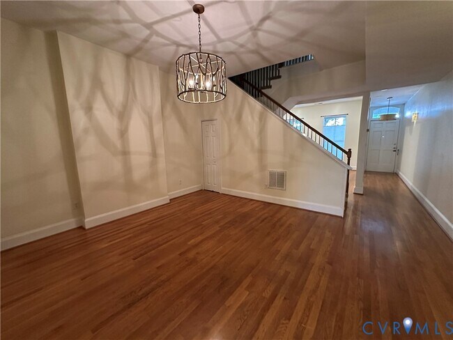 Foto del edificio - 522.5 N 1st St