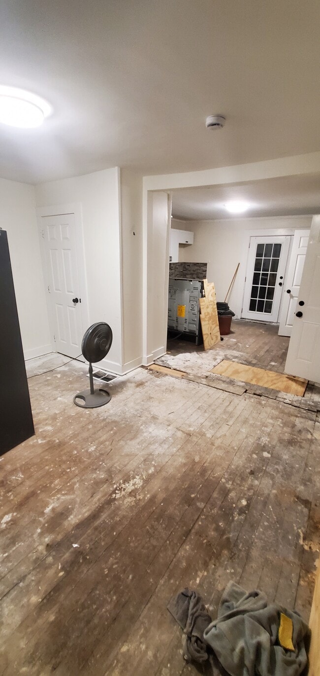 Building Photo - 51 Bowling Ln