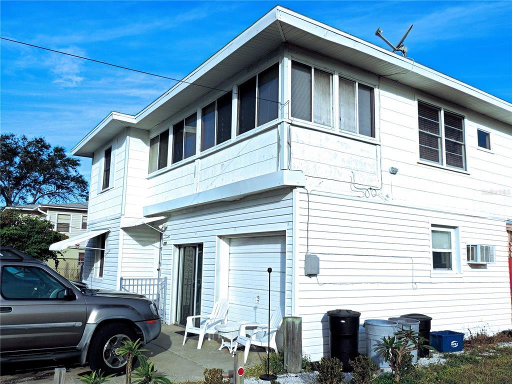 Primary Photo - 150 E Madeira Ave