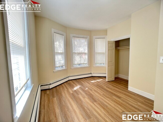 Foto del edificio - 66 Mapleton St