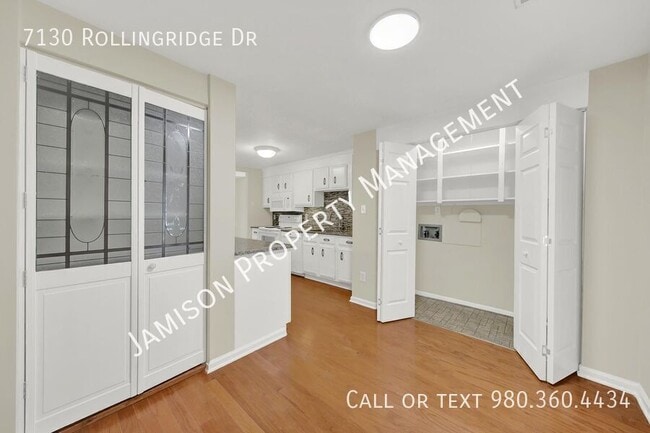Foto del edificio - 7130 Rollingridge Dr