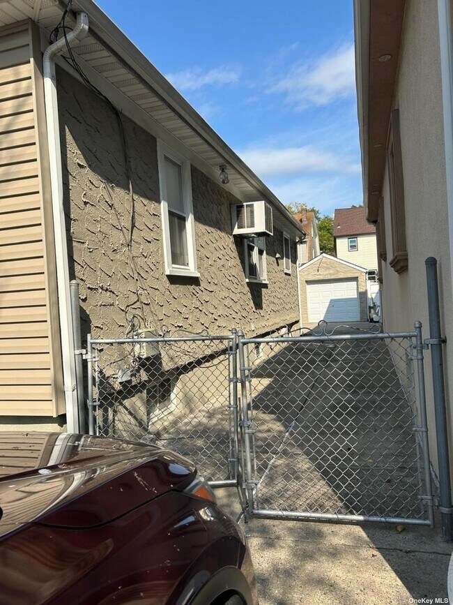 Building Photo - 244-15 88th Dr