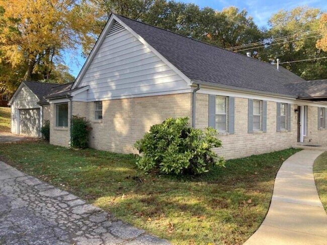Foto del edificio - 5683 Redding Ave