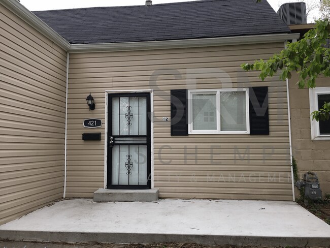 Foto del edificio - Renovated 2 bedroom in the Russell neighborhood! *Section 8 accepted*