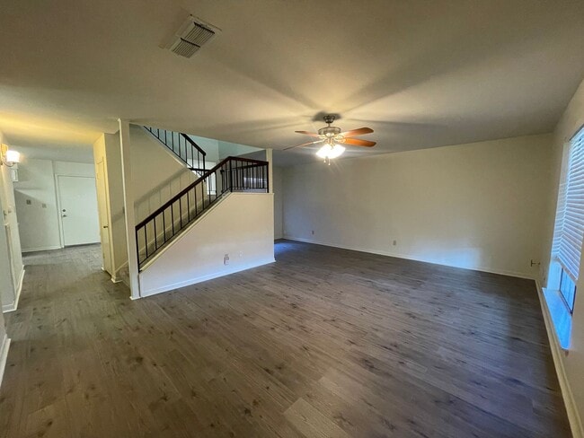 Building Photo - 10101 Carlsbad Dr