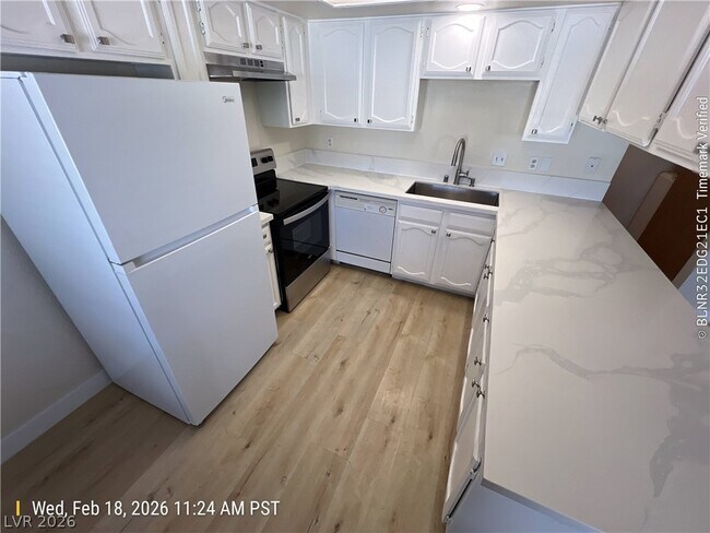 Building Photo - 4310 Sanderling Cir