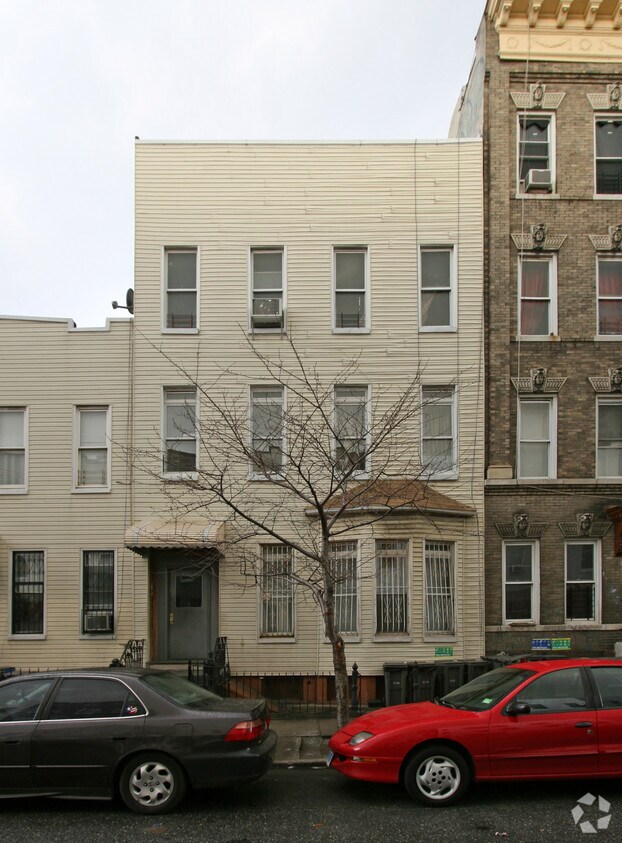 Primary Photo - 285 Troutman St
