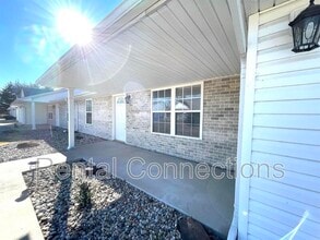 Building Photo - 601 Heritage Dr