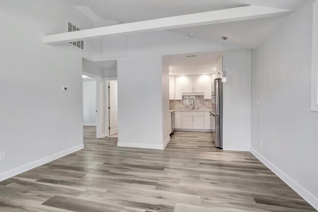 Sala de estar - 756 Lynwood Ave
