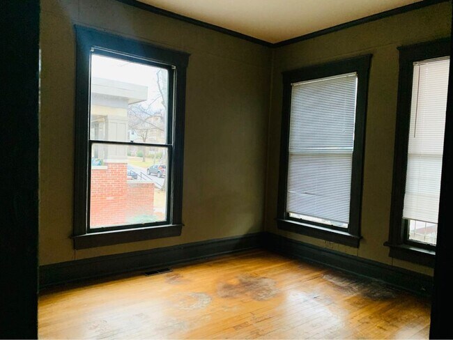 Building Photo - 1613 11th Place South