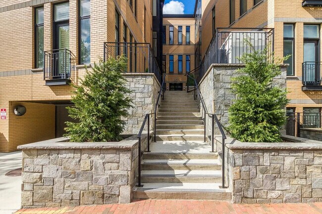 Foto del edificio - 1307 Clifton St NW