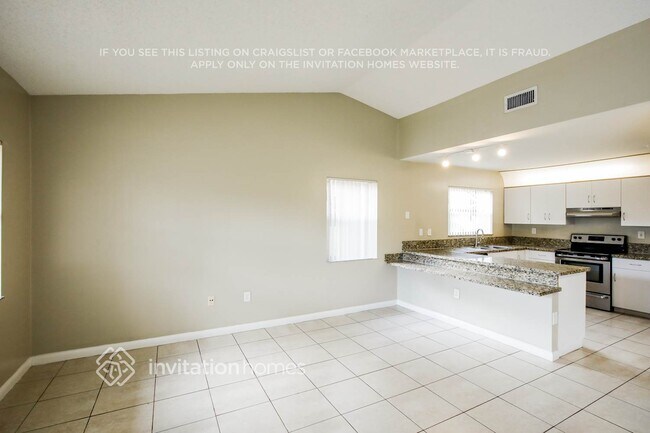 Building Photo - 5941 York Ln