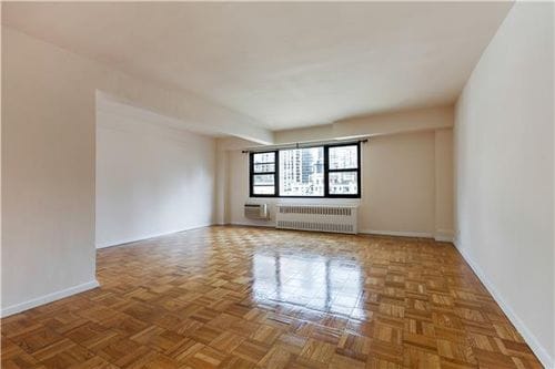 Foto del edificio - 335 E 51st St