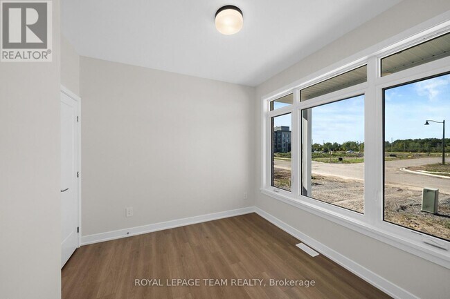 Building Photo - 1064 Dobbie St